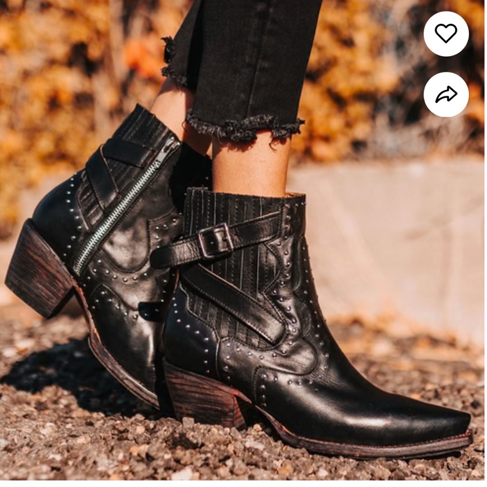 Freebird by Steve Madden Morgan Boots Black